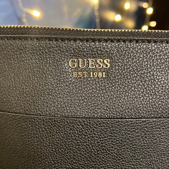 Guess Purse - Picture 2 of 5